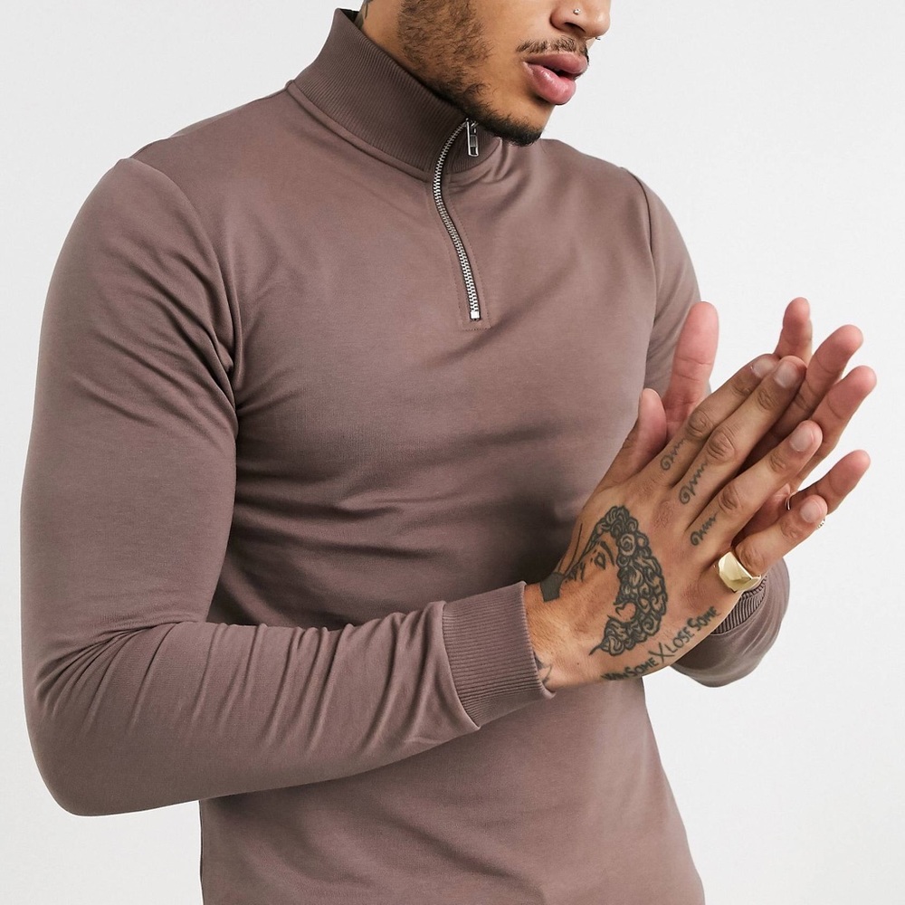 Half zip muscle sweatshirt